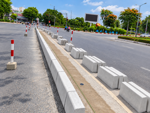 DỰ ÁN THI CÔNG DẢI PHÂN CÁCH ĐƯỜNG HUYỆN ĐÔNG ANH – HÀ NỘI